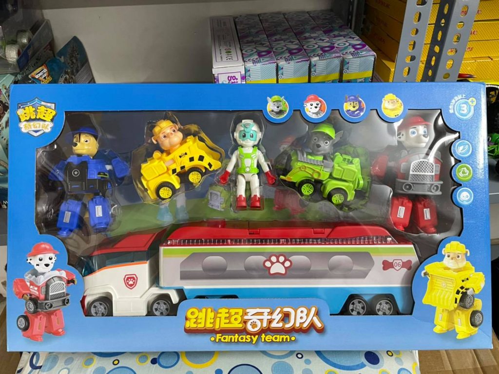 Bộ mô hình Xe chở đội chó cứu hộ size to