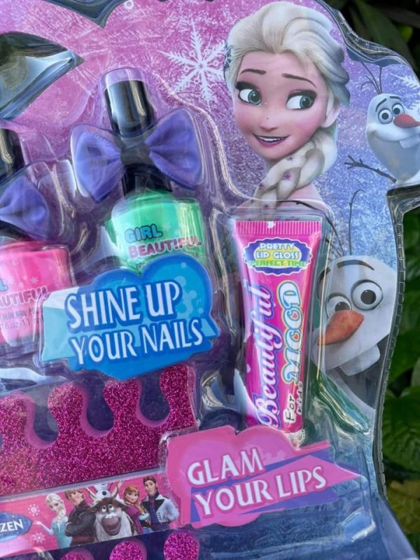 Set trang điểm và sơn móng tay Frozen Elsa