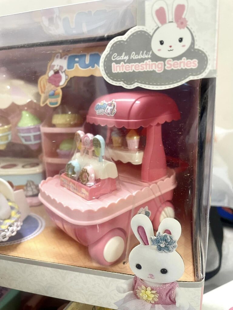 Bộ đồ chơi quầy bán bánh của nhà thỏ con