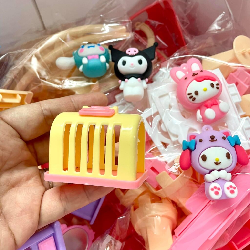 Nhà búp bê 3 tầng mẫu sanrio