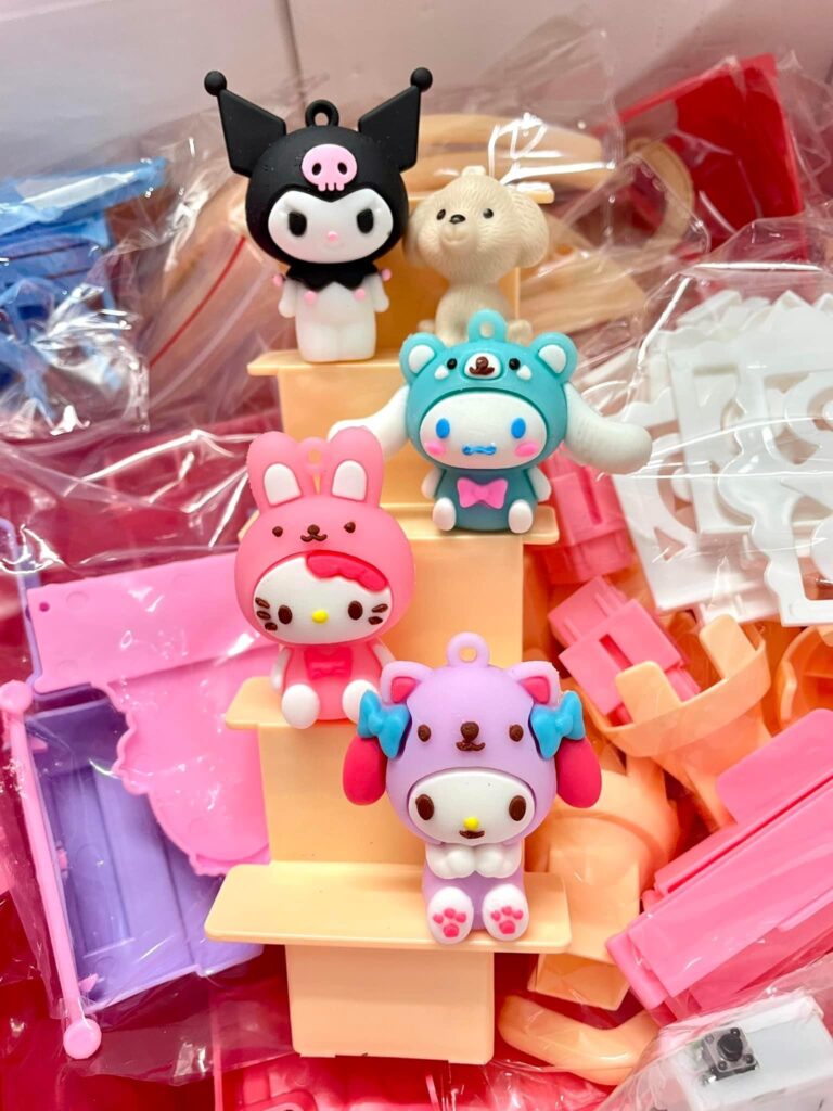 Nhà búp bê 2 tầng mẫu Sanrio