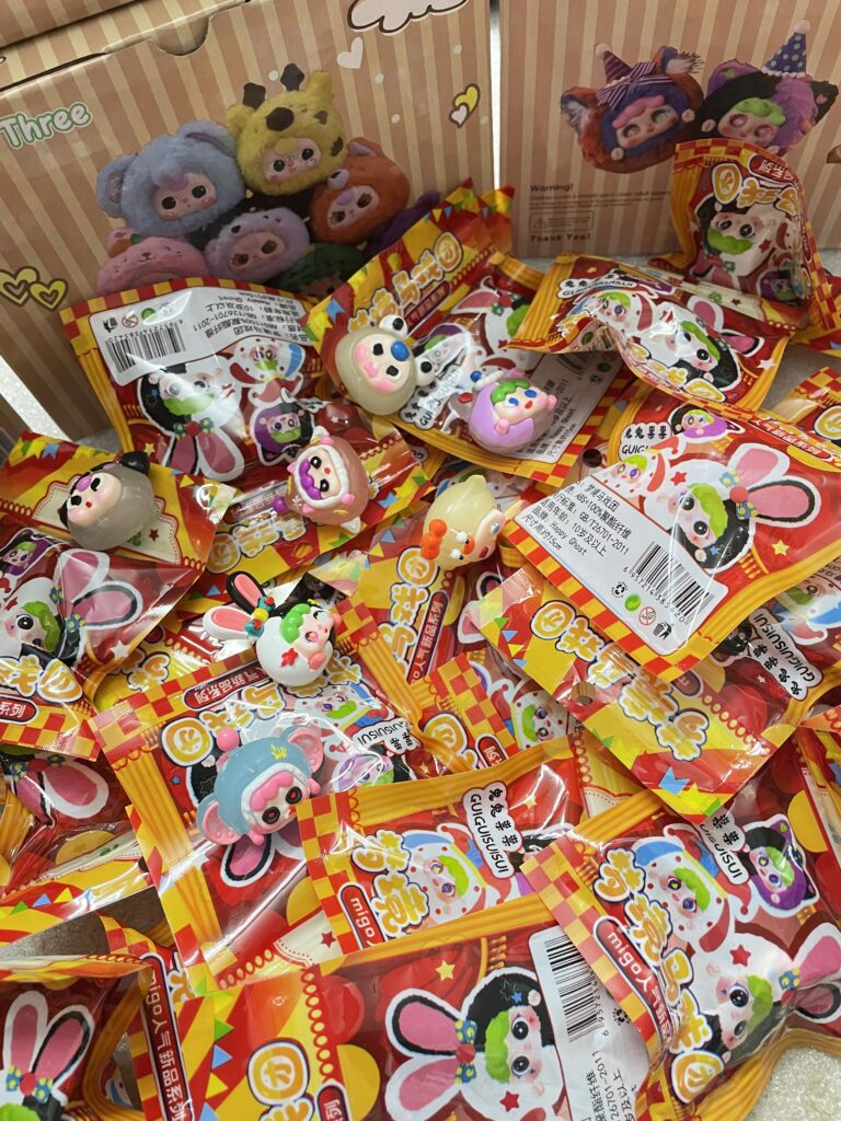 Hộp 32 túi mù charm #baby_three phát sáng: