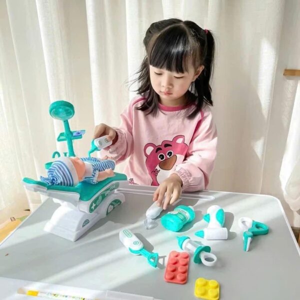 BỘ BÁC SĨ NHA KHOA CHO BÉ