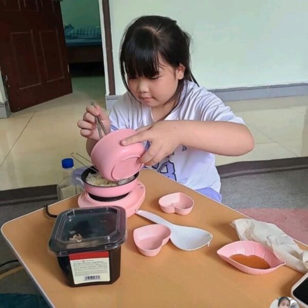 Bộ đồ chơi nấu ăn thật cho bé