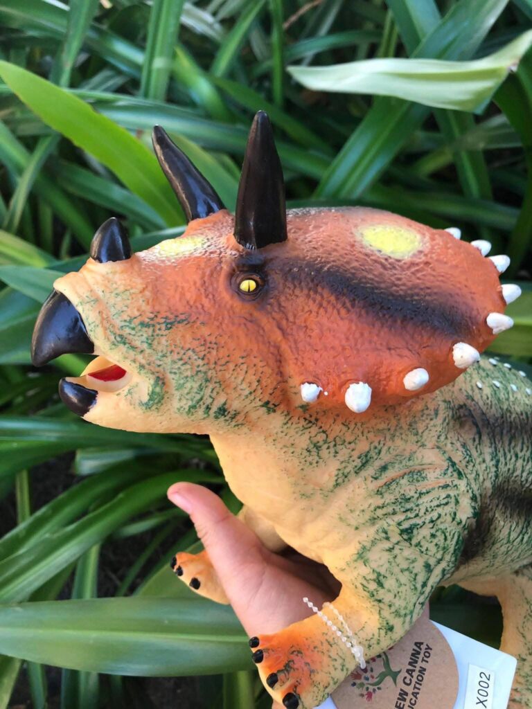 MÔ hình khủng long 3 sừng size siêu to