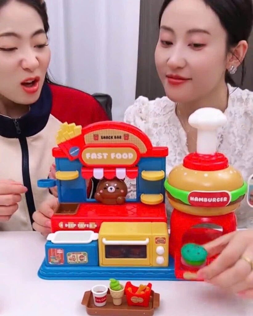 Bộ máy làm burger từ đất nặn